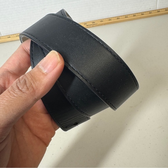 Classic Men's Modern Chic Preppy Black Leather Belt - Picture 4 of 14